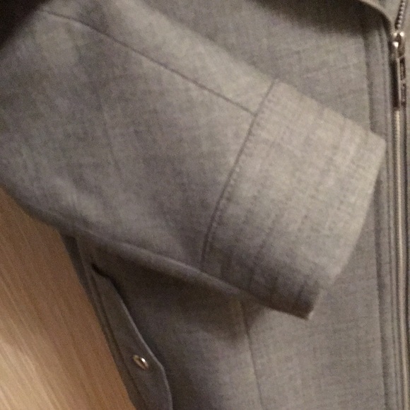 Spring/fall time jacket. Beautiful. - Picture 4 of 14